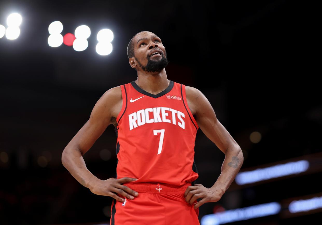 火箭胜活塞!5人缺阵,让1套首发?仅8人出战,乌度卡派超级残阵