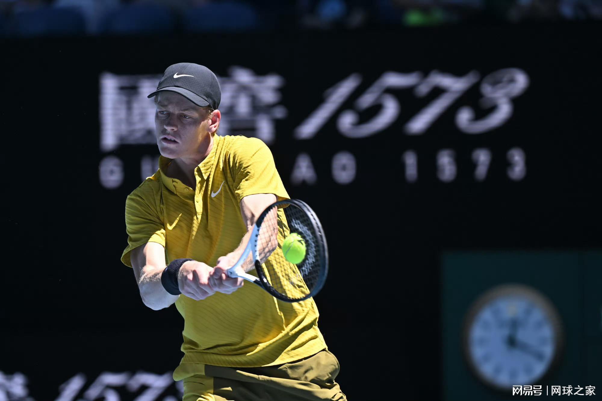 乐鱼体育登陆-罗德拉沃尔球场关闭顶棚引争议,是公平还是干预